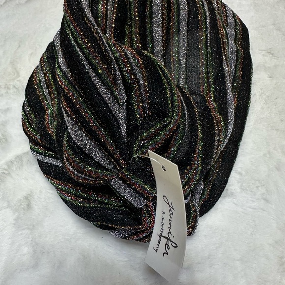 Elegant Black and Silver Women's turban - Picture 2 of 4